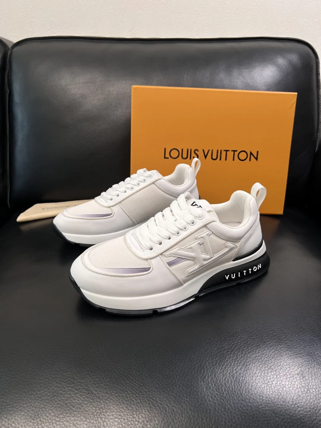 LV 27FW QVUSQNN 043 스니커즈 11
