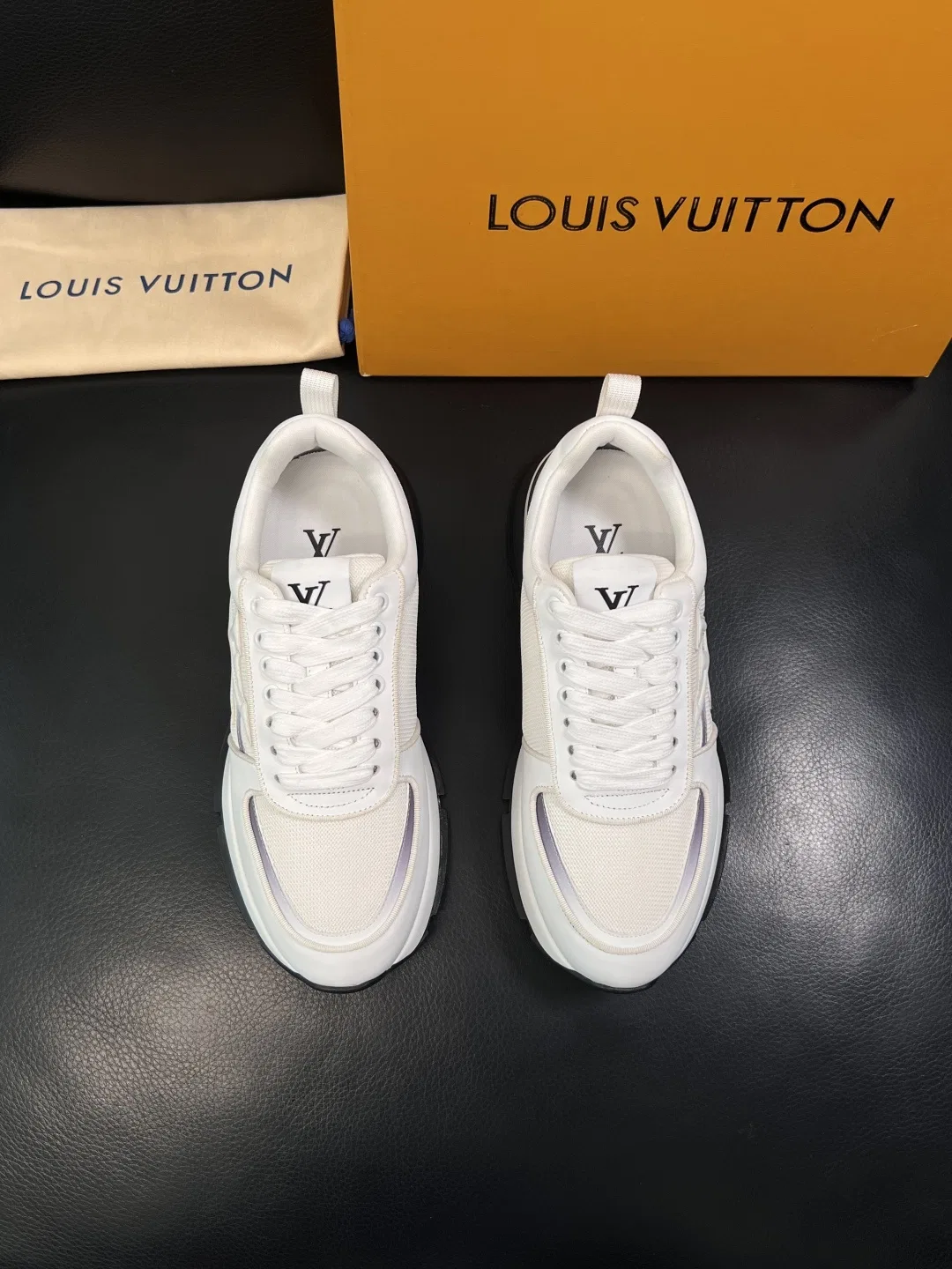 LV 27FW QVUSQNN 043 스니커즈 12