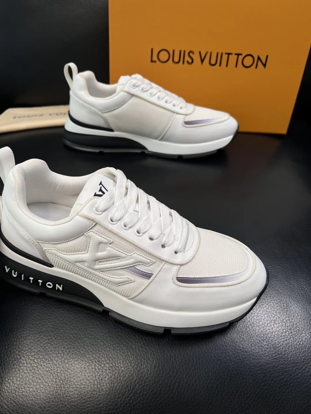 LV 27FW QVUSQNN 043 스니커즈 15