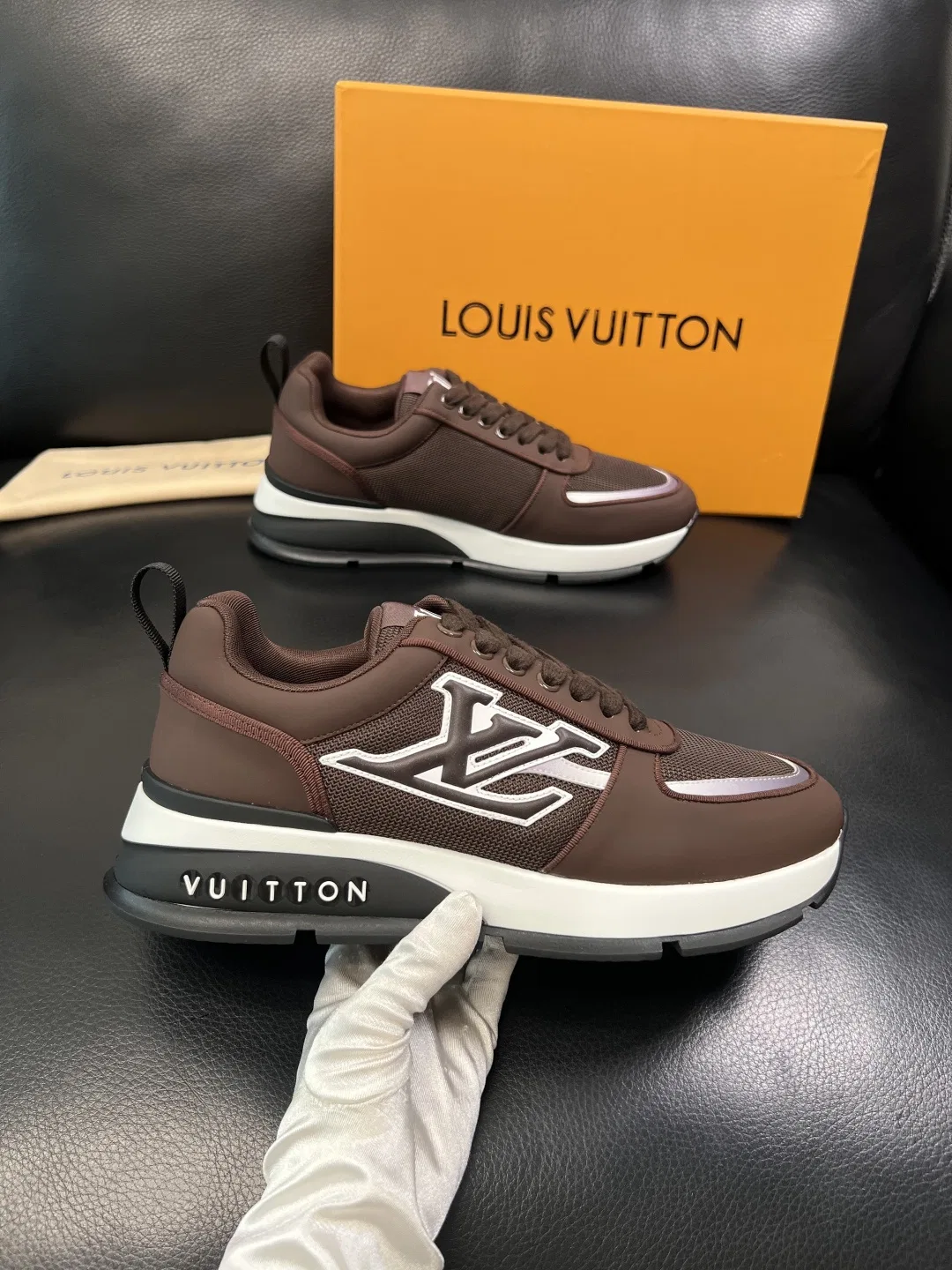 LV 27FW QVUSQNN 043 스니커즈 21