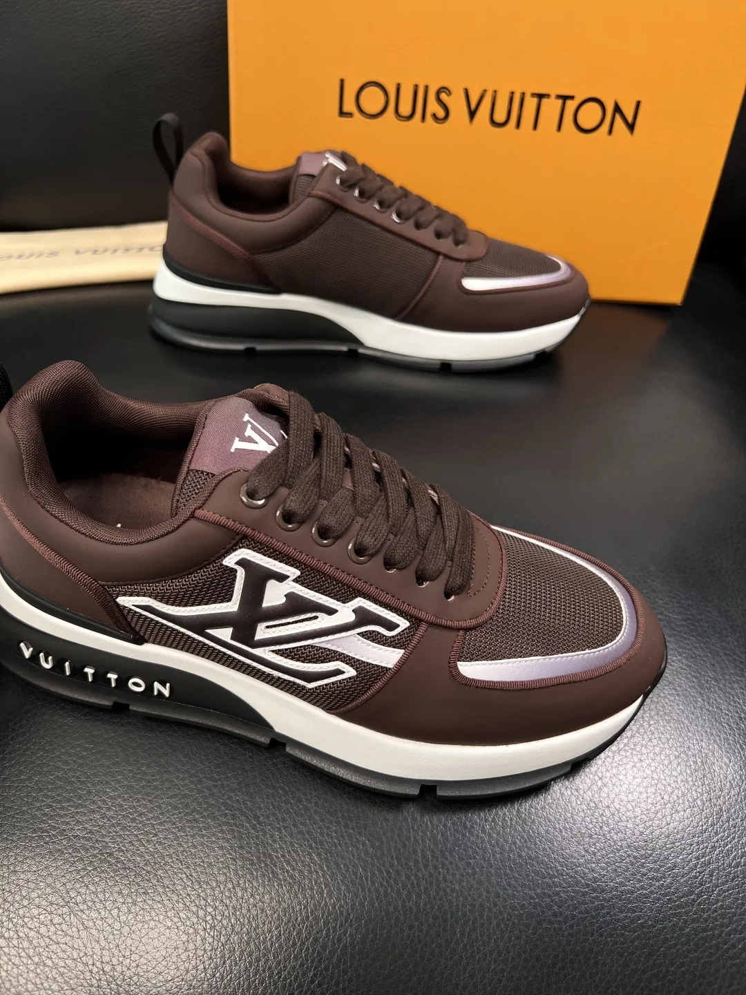 LV 27FW QVUSQNN 043 스니커즈 23
