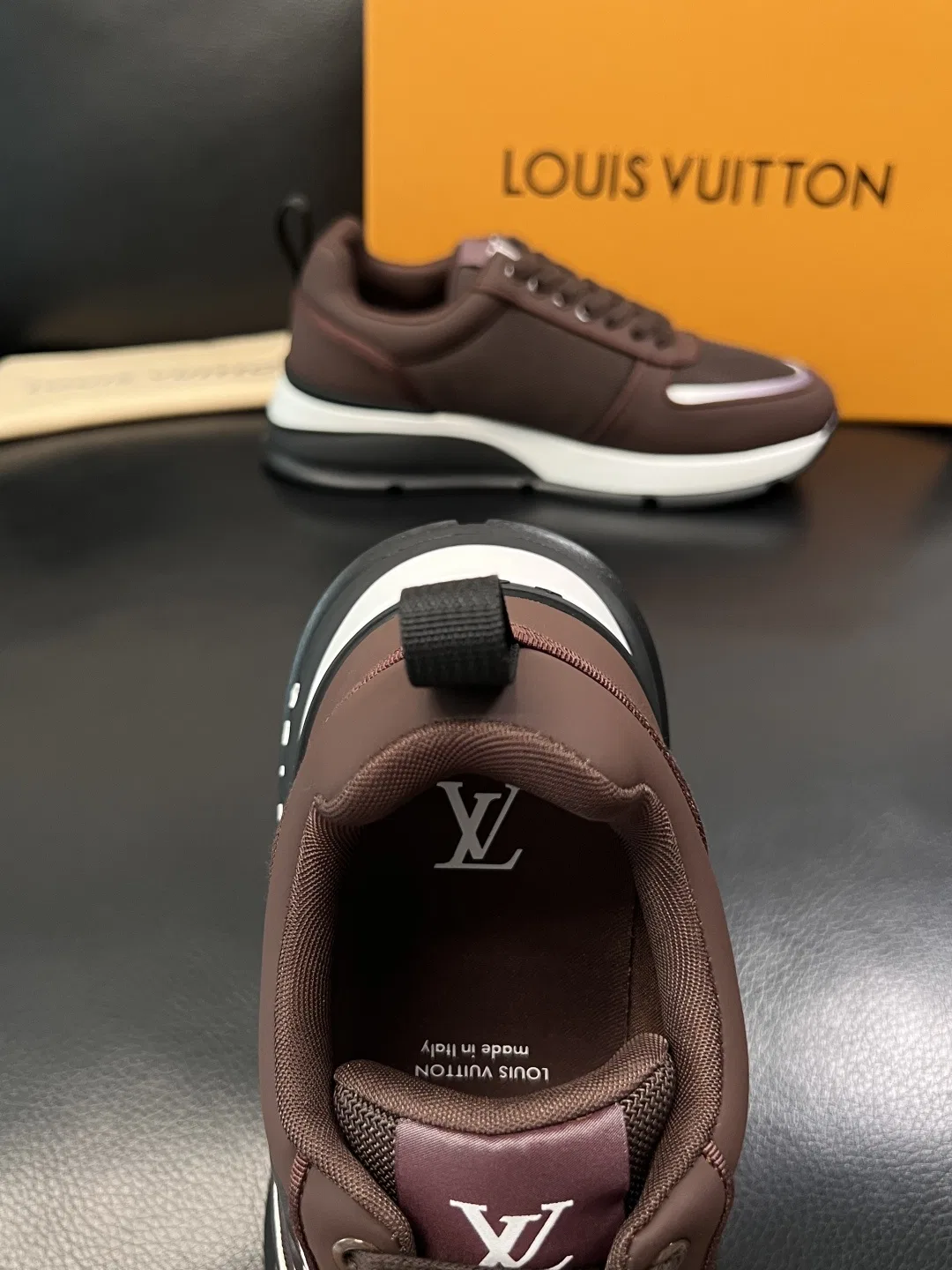 LV 27FW QVUSQNN 043 스니커즈 24