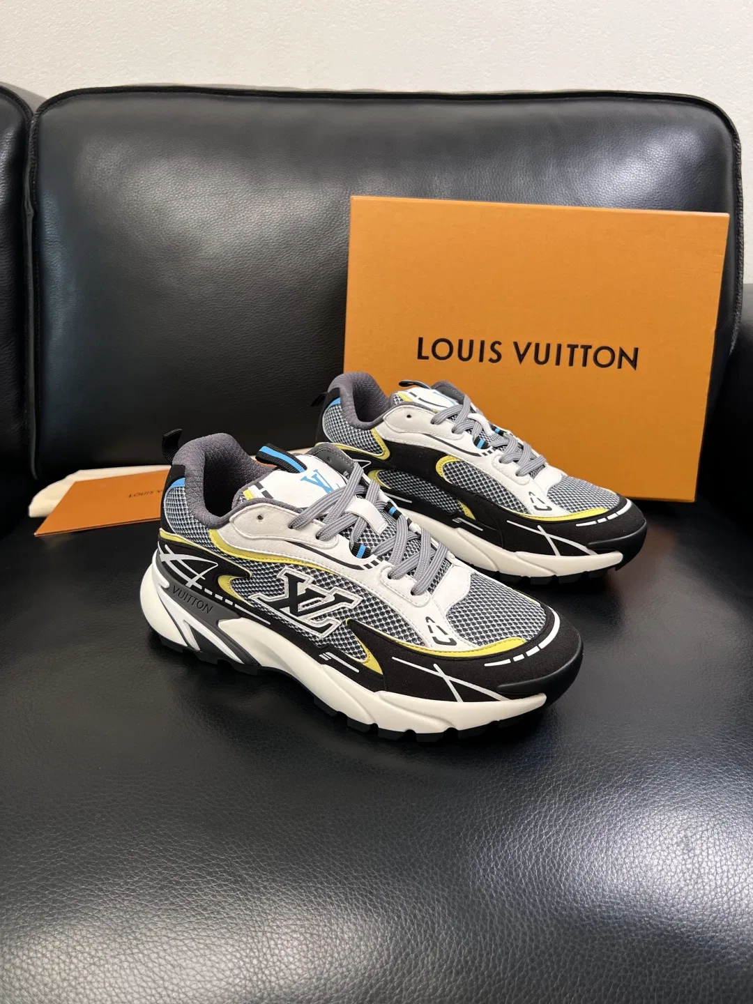 LV 27FW QVUSQNN 047 스니커즈 10