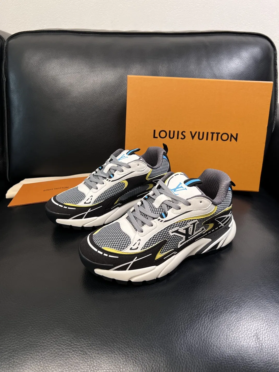 LV 27FW QVUSQNN 047 스니커즈 11