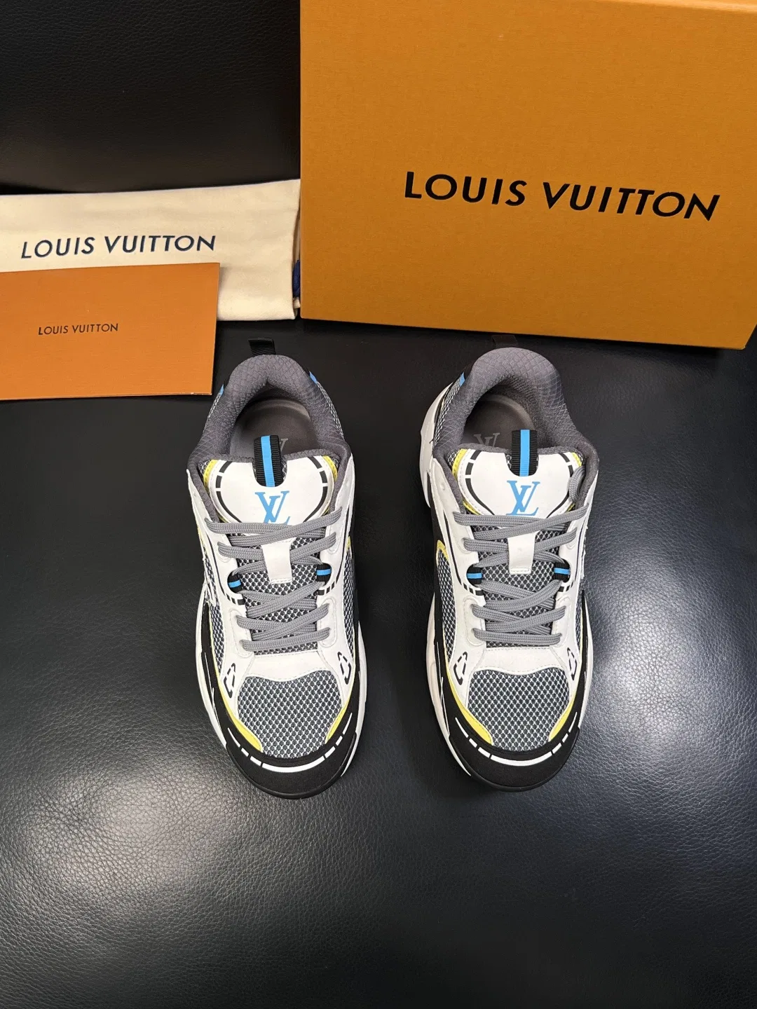 LV 27FW QVUSQNN 047 스니커즈 12