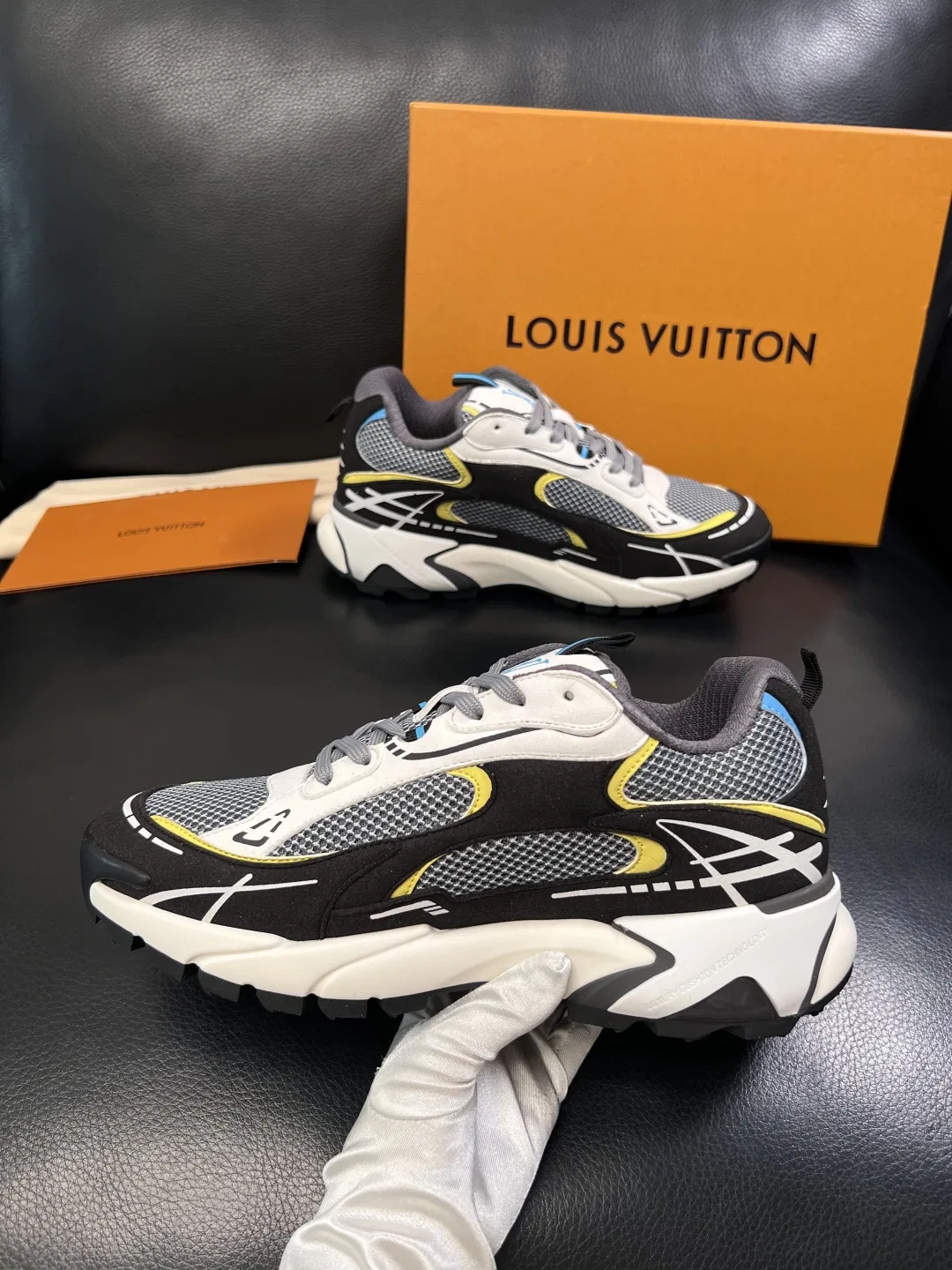 LV 27FW QVUSQNN 047 스니커즈 14