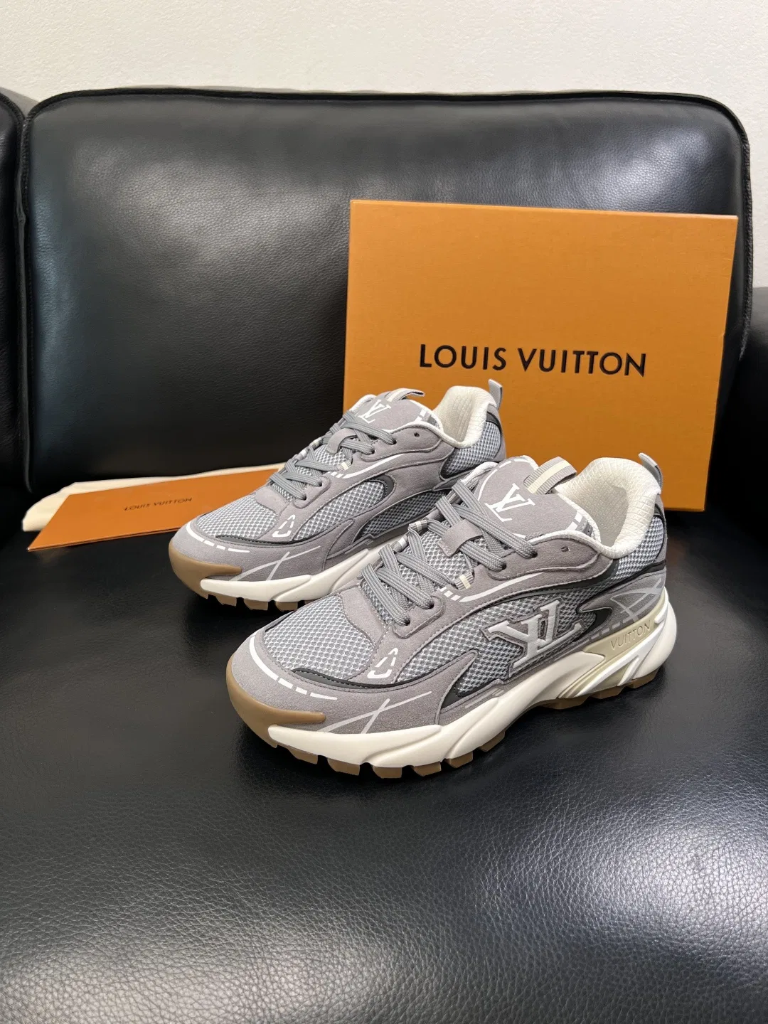 LV 27FW QVUSQNN 047 스니커즈 20