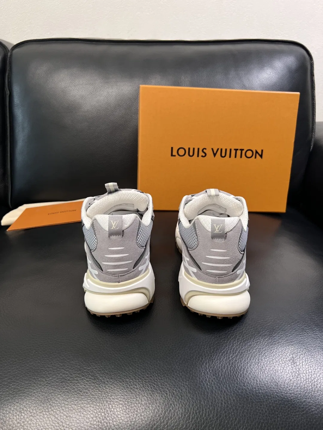 LV 27FW QVUSQNN 047 스니커즈 26