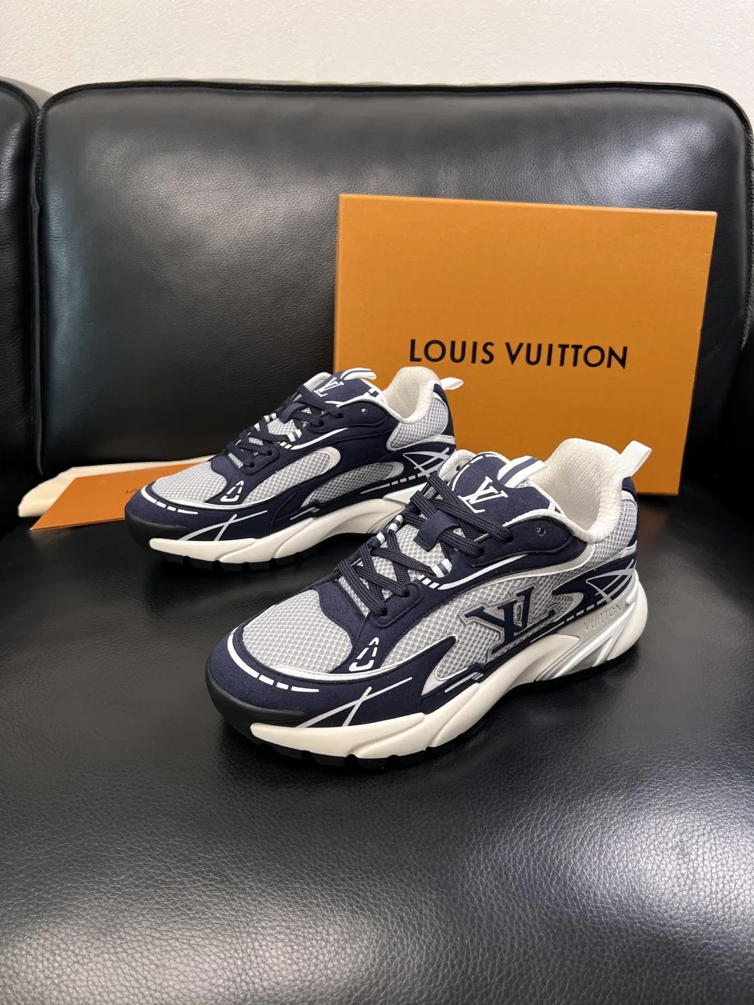 LV 27FW QVUSQNN 047 스니커즈 29
