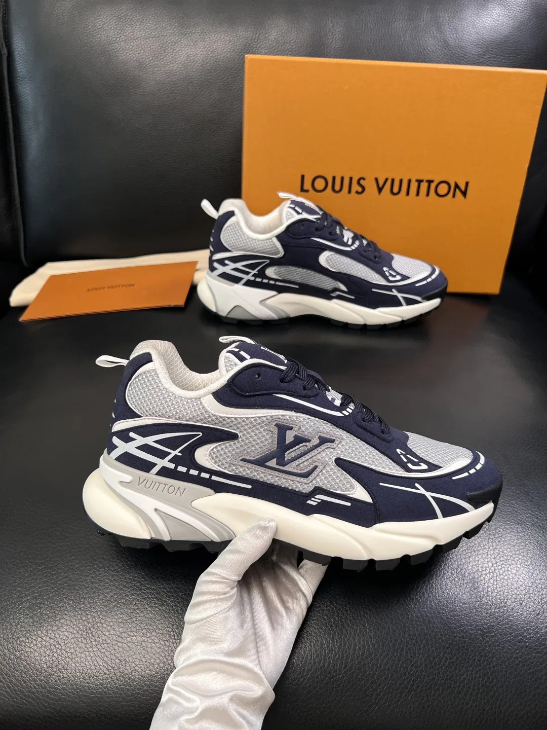 LV 27FW QVUSQNN 047 스니커즈 31