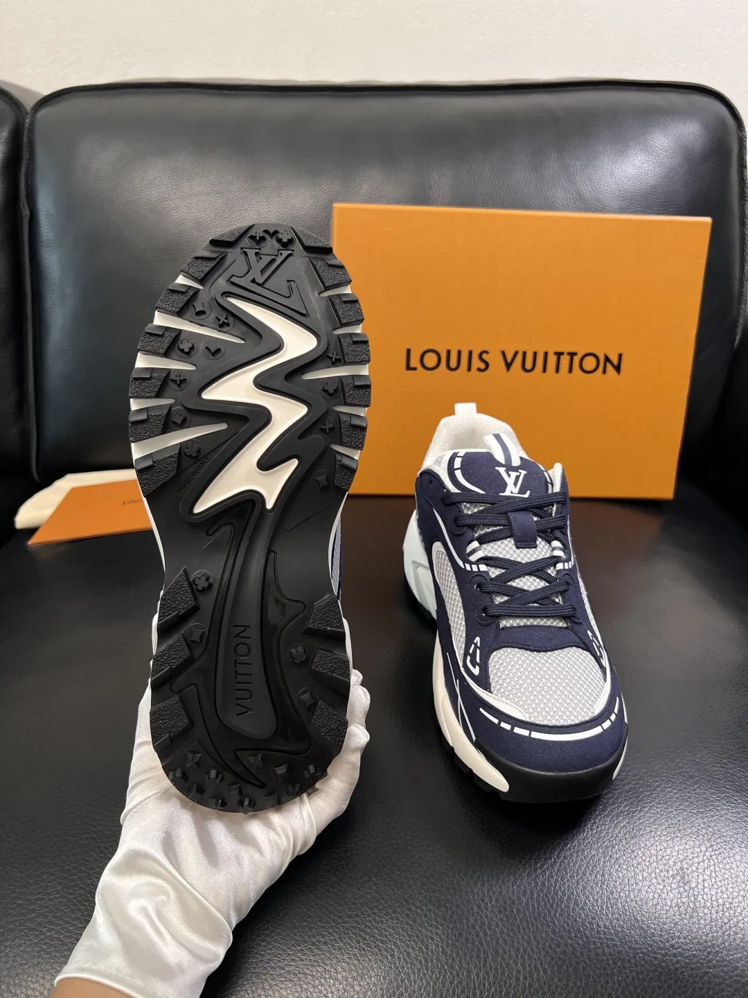 LV 27FW QVUSQNN 047 스니커즈 35