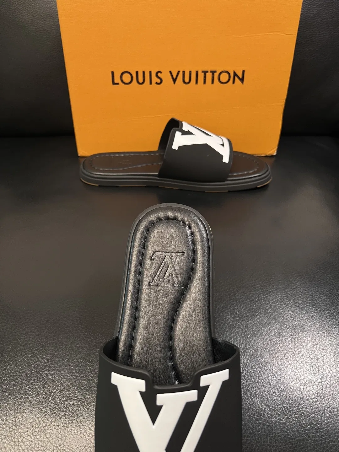 LV 27FW QVUSQNN 048 슬리퍼 7