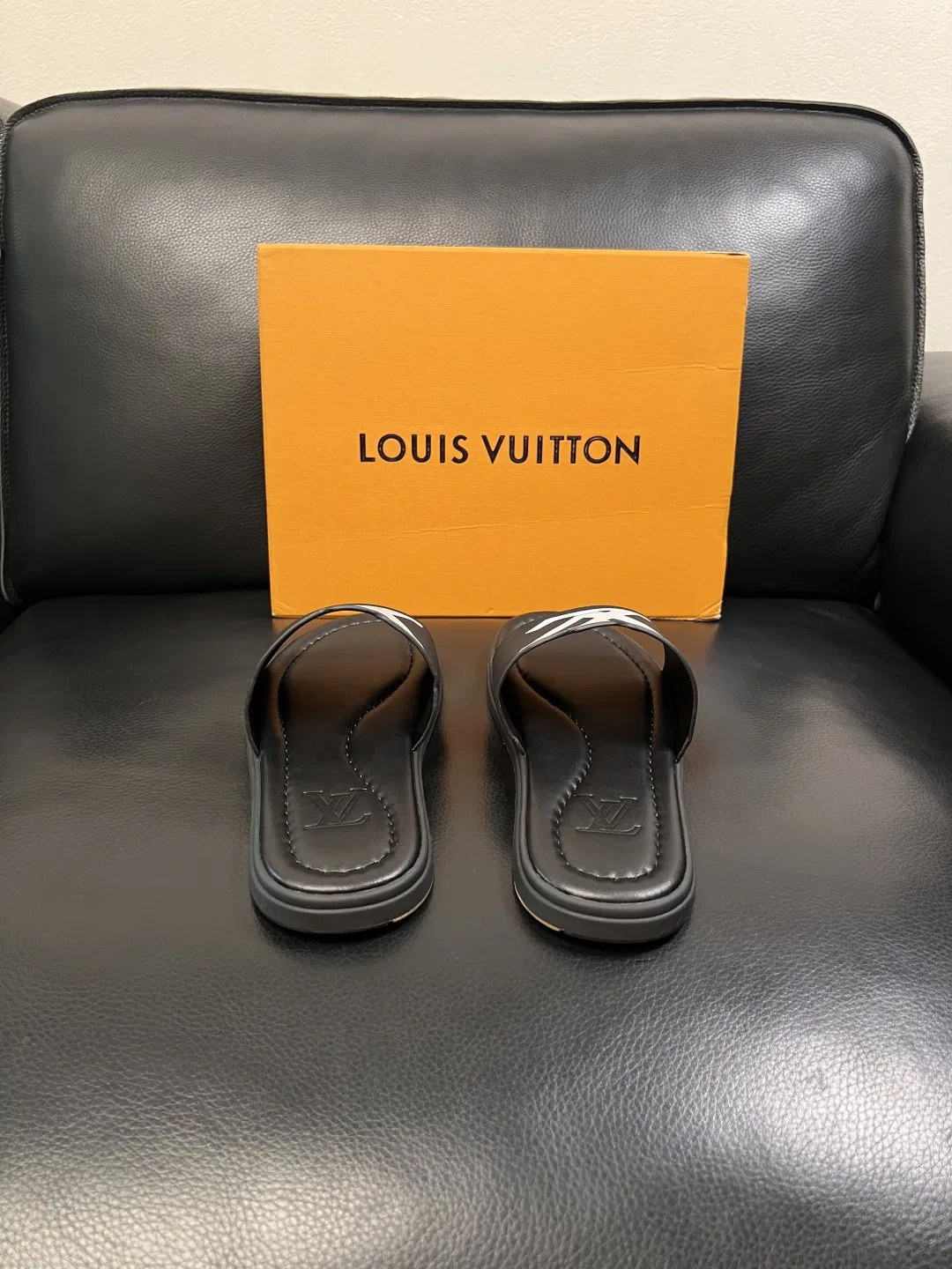 LV 27FW QVUSQNN 048 슬리퍼 8