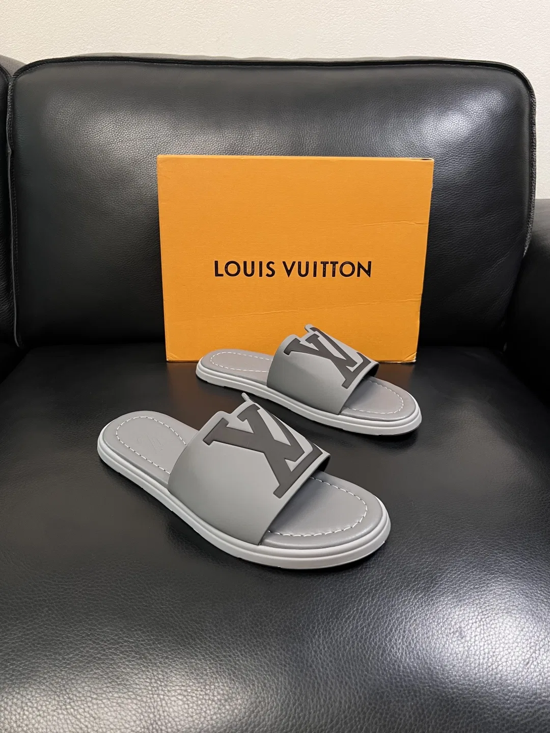 LV 27FW QVUSQNN 048 슬리퍼 9