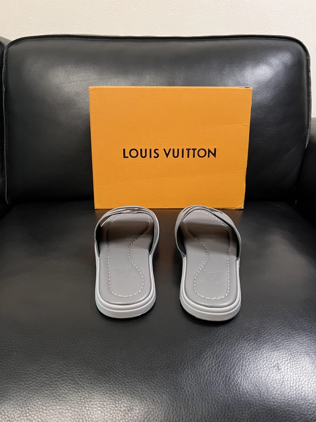 LV 27FW QVUSQNN 048 슬리퍼 16