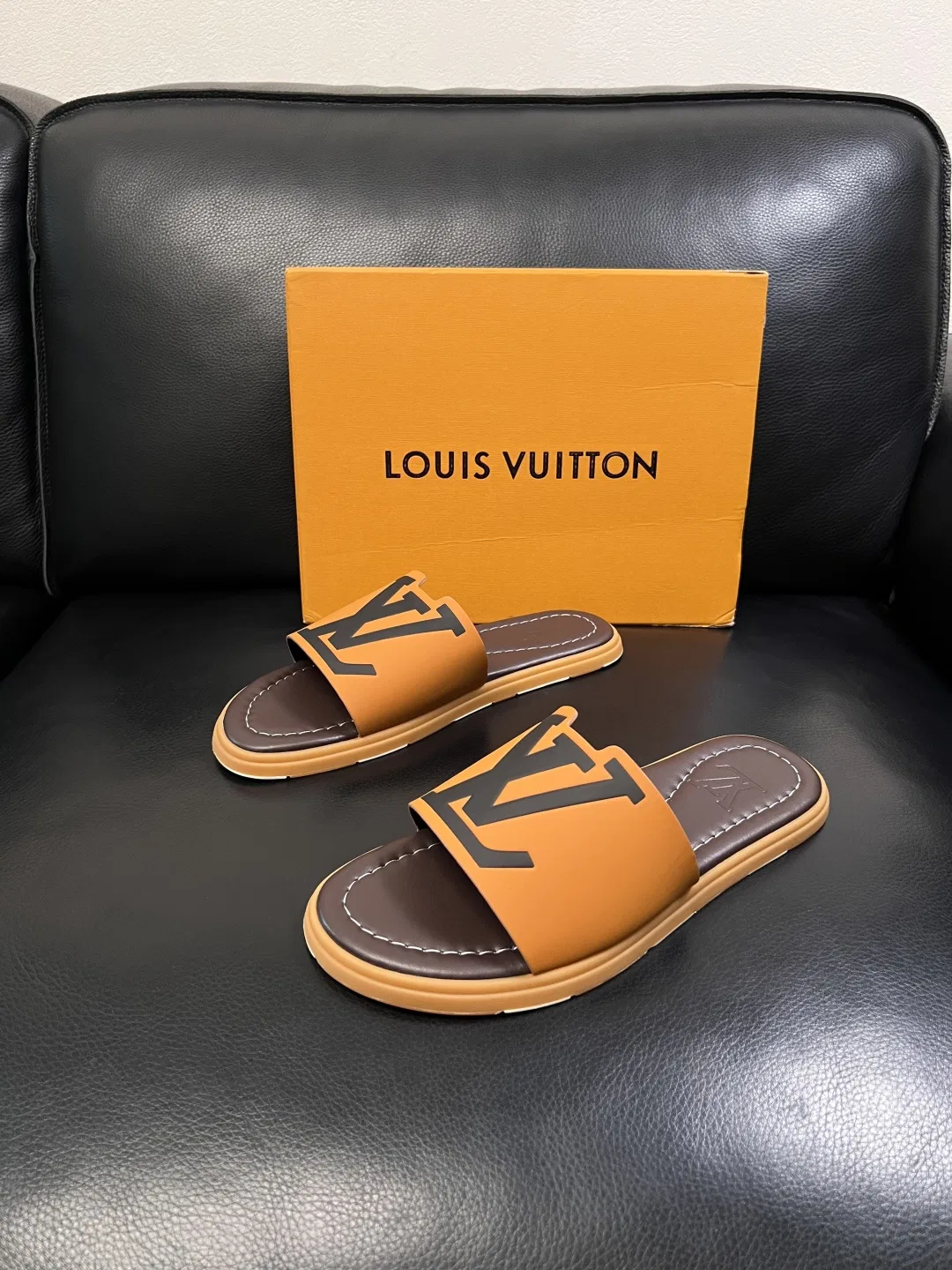LV 27FW QVUSQNN 048 슬리퍼 18