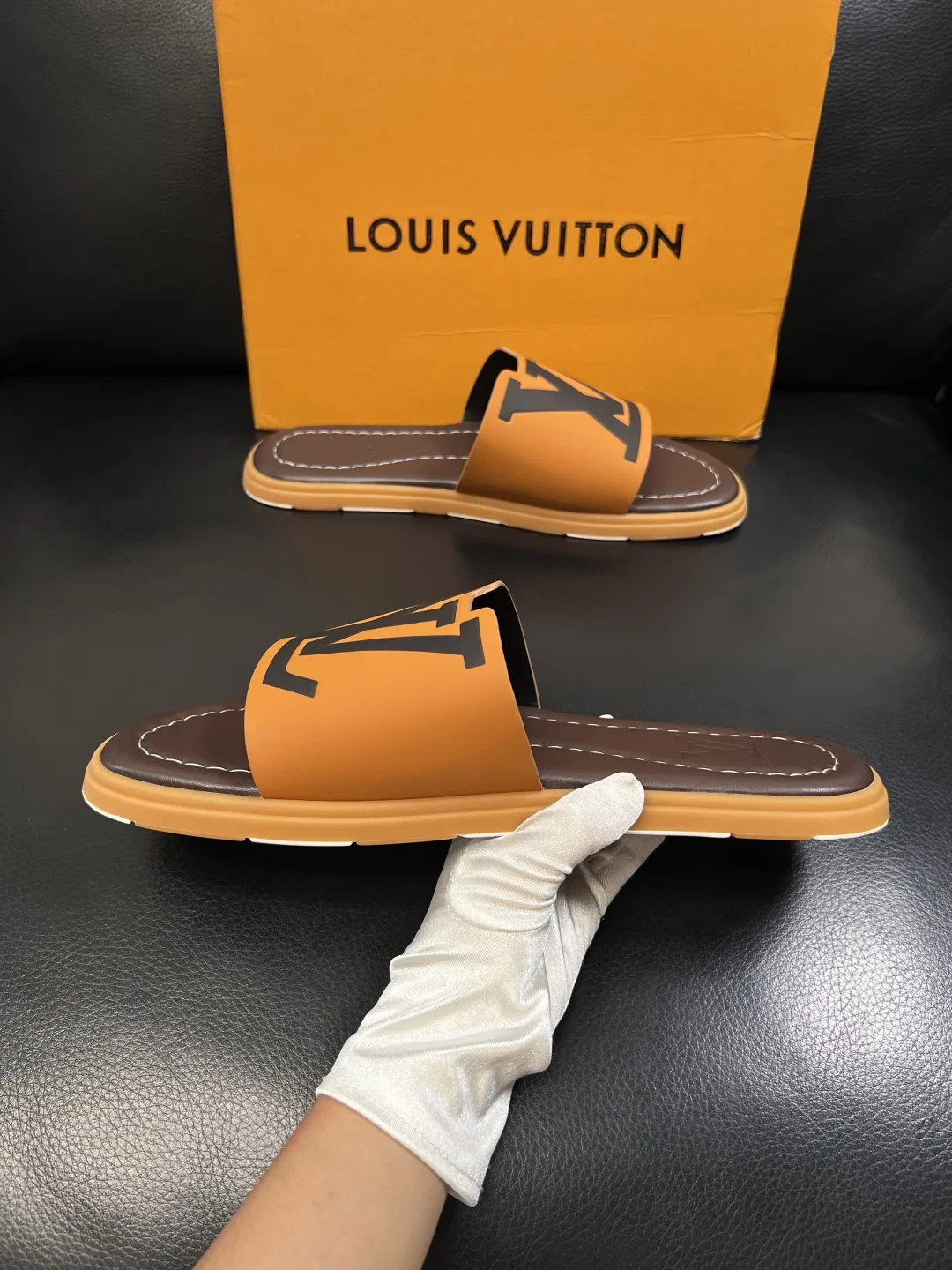 LV 27FW QVUSQNN 048 슬리퍼 21