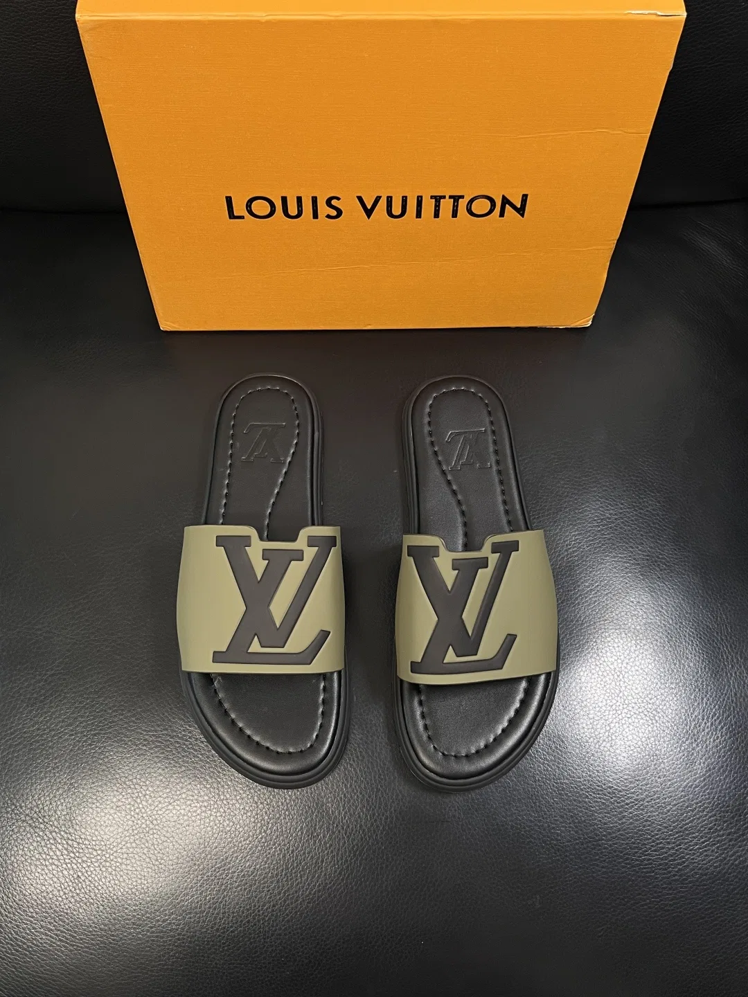 LV 27FW QVUSQNN 048 슬리퍼 27
