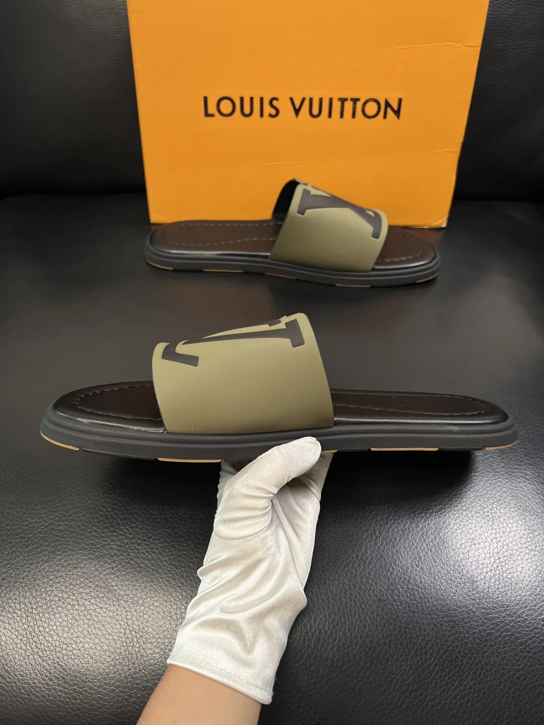 LV 27FW QVUSQNN 048 슬리퍼 29