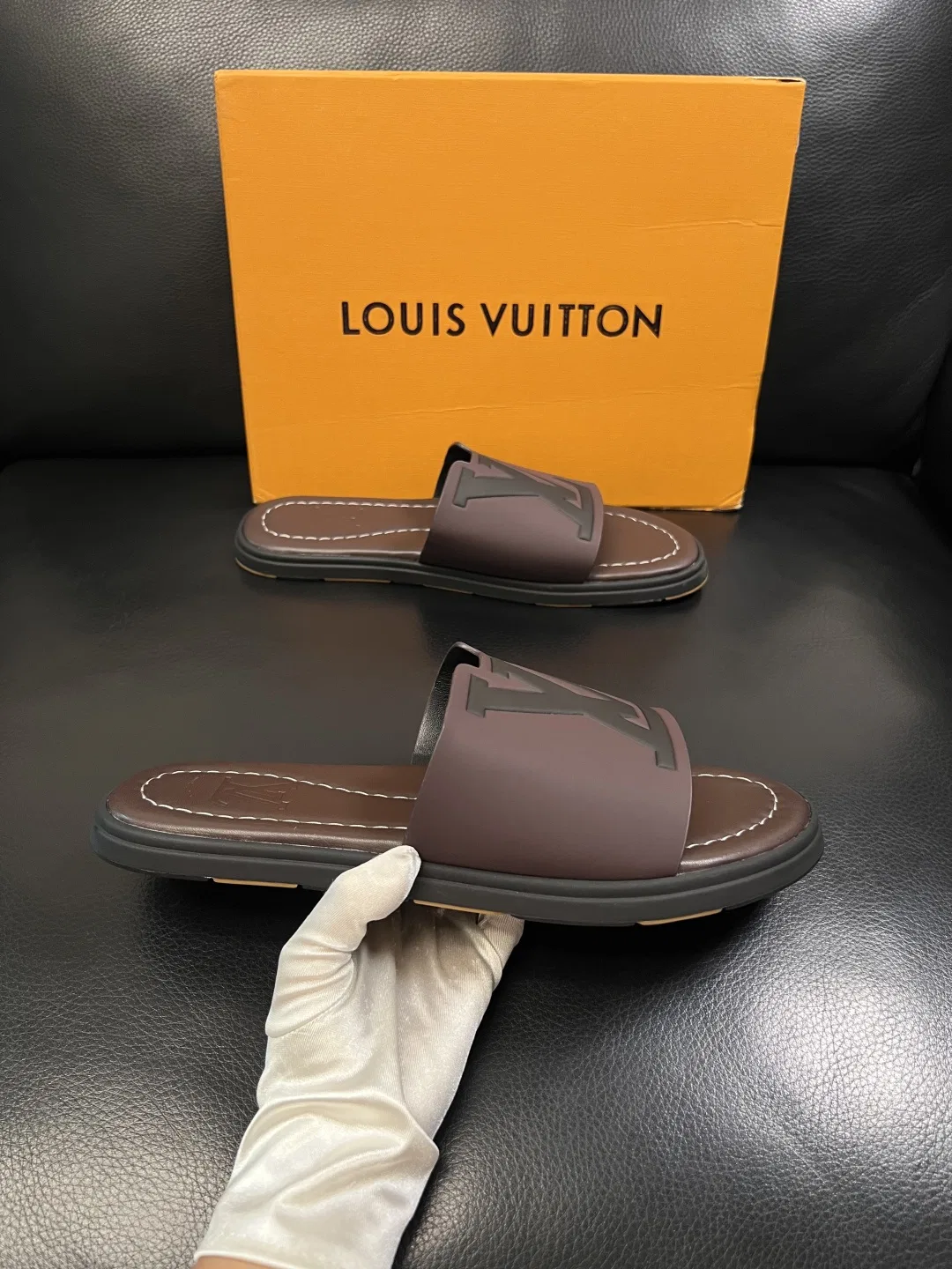 LV 27FW QVUSQNN 048 슬리퍼 44