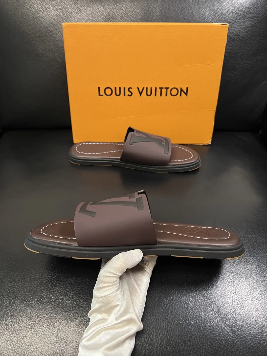 LV 27FW QVUSQNN 048 슬리퍼 45