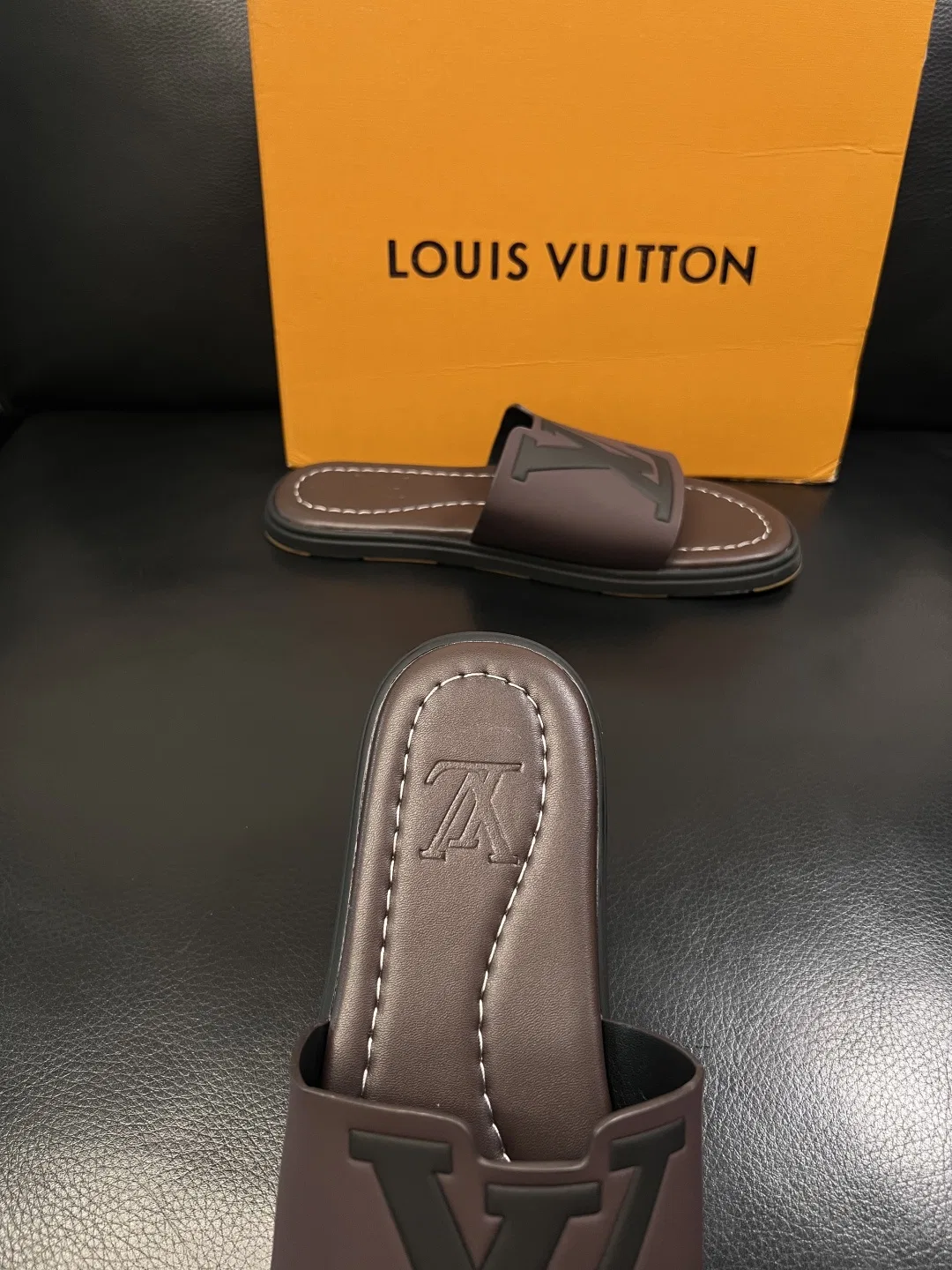 LV 27FW QVUSQNN 048 슬리퍼 47