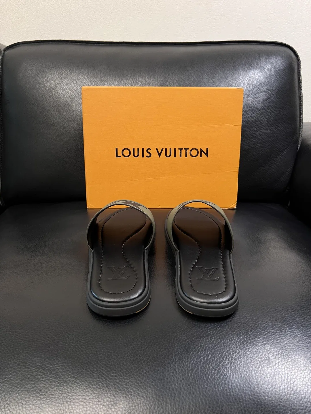 LV 27FW QVUSQNN 049 슬리퍼 7