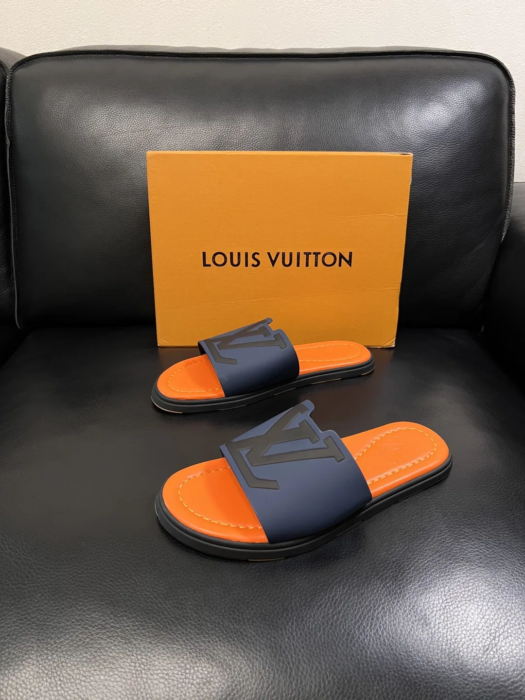 LV 27FW QVUSQNN 049 슬리퍼 19