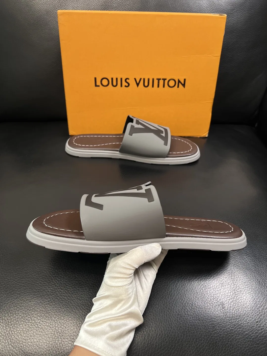 LV 27FW QVUSQNN 049 슬리퍼 29
