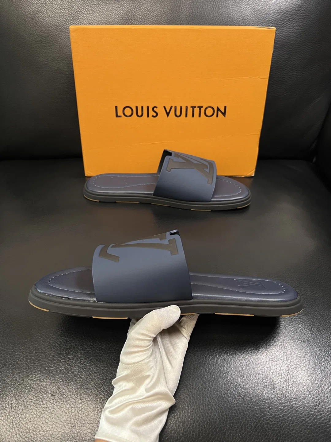 LV 27FW QVUSQNN 049 슬리퍼 36