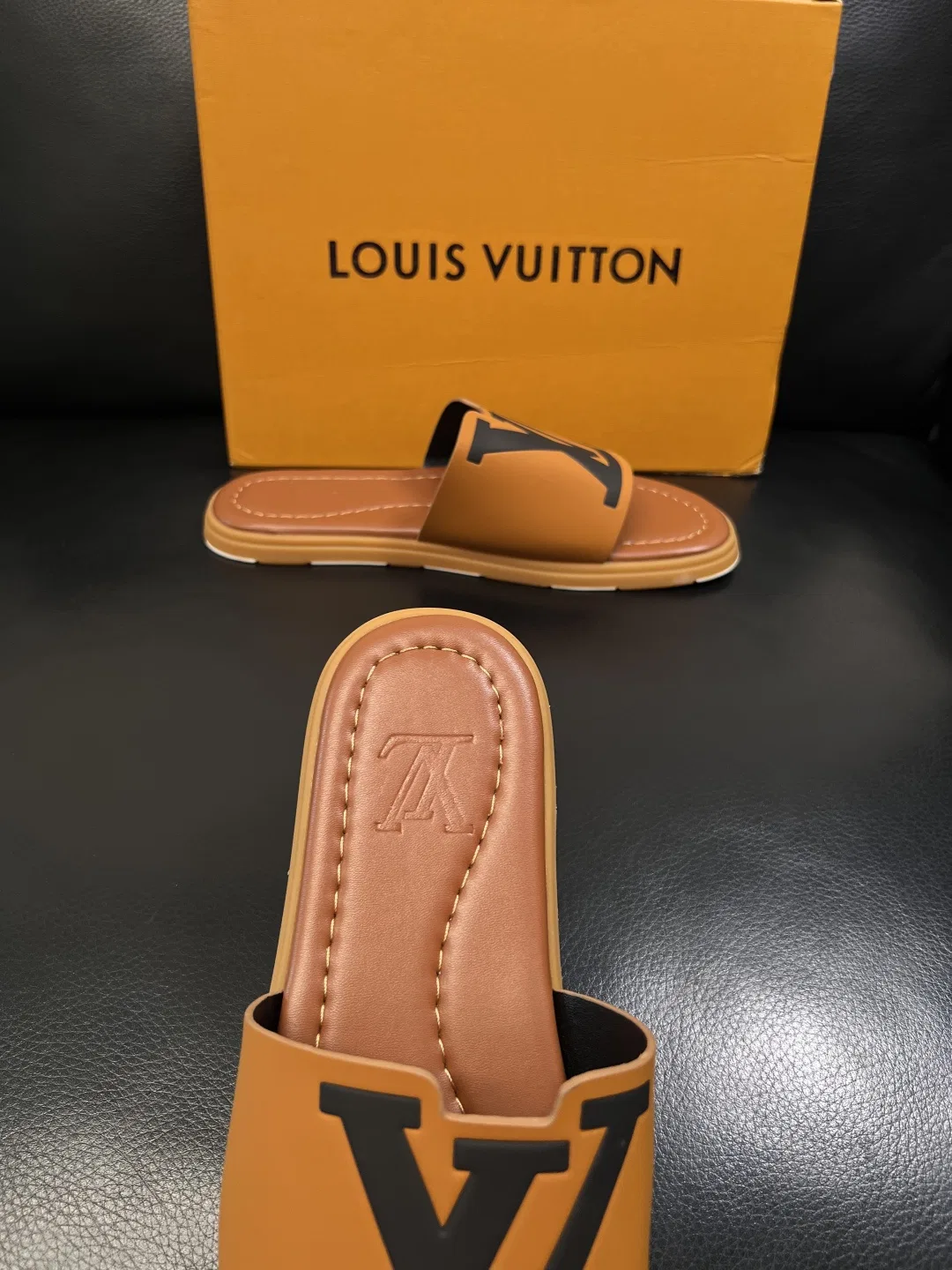LV 27FW QVUSQNN 049 슬리퍼 45