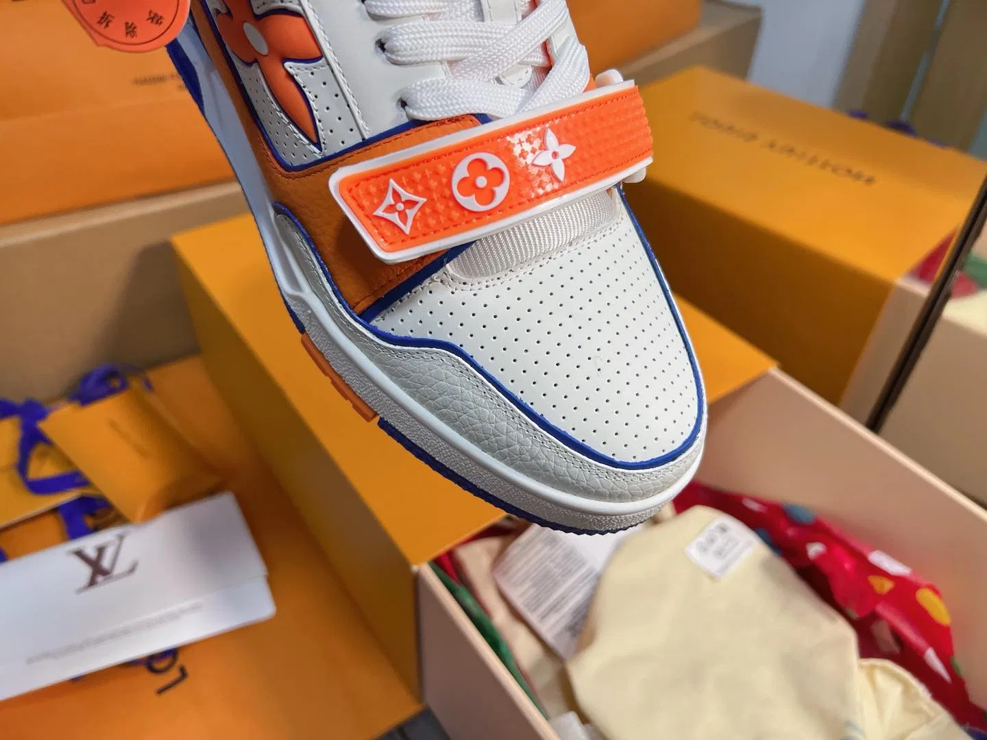LV 27FW QVUSQNN 057 스니커즈 8