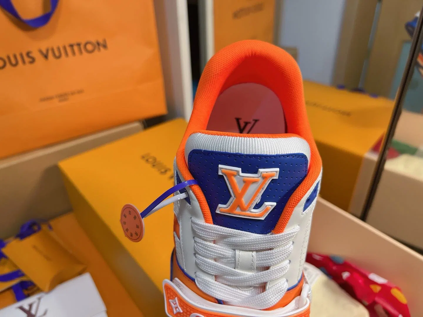 LV 27FW QVUSQNN 057 스니커즈 7