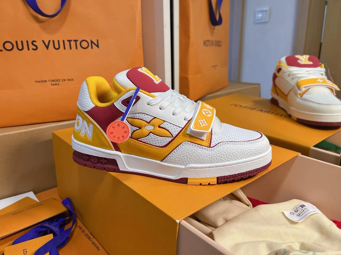 LV 27FW QVUSQNN 057 스니커즈 14