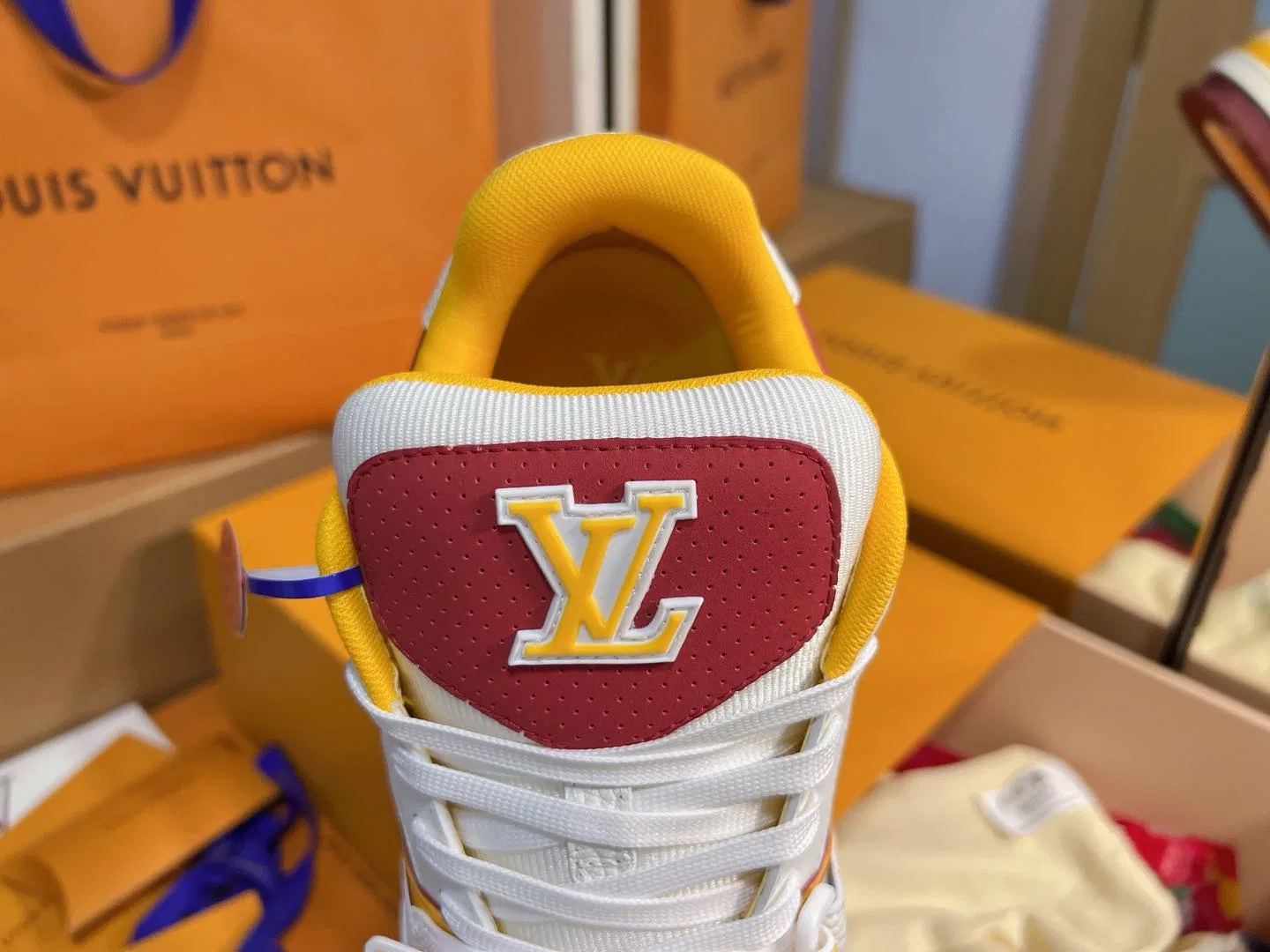 LV 27FW QVUSQNN 057 스니커즈 17