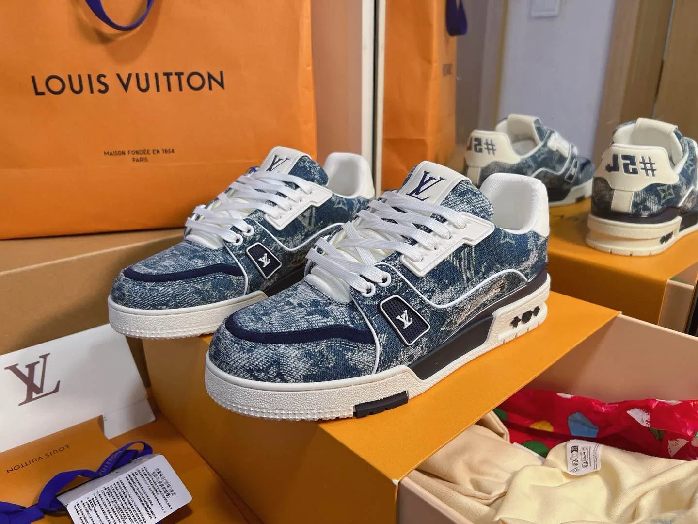 LV 27FW QVUSQNN 058 스니커즈 8