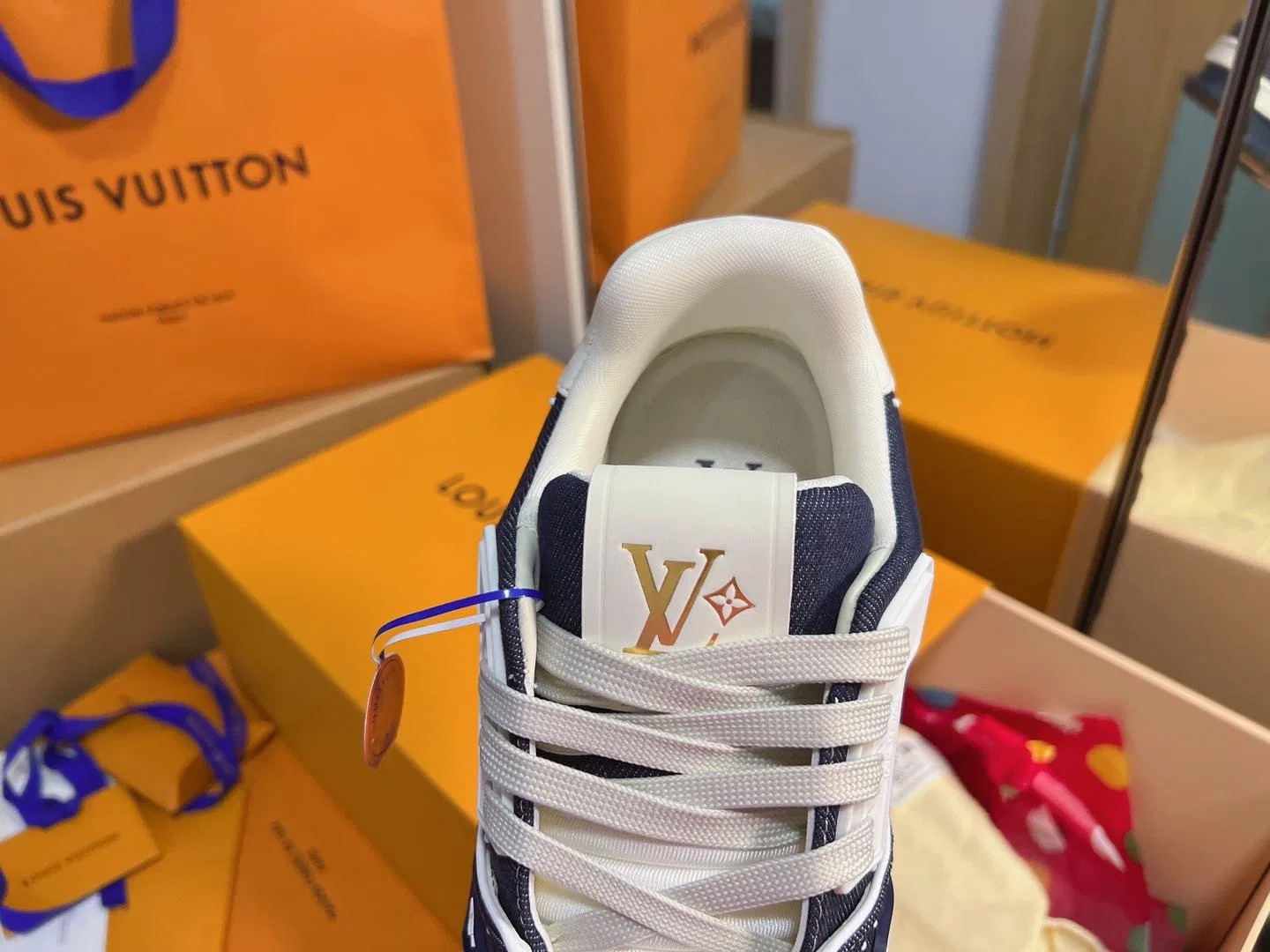 LV 27FW QVUSQNN 059 스니커즈 7