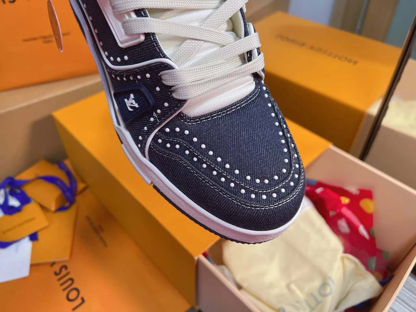 LV 27FW QVUSQNN 059 스니커즈 8