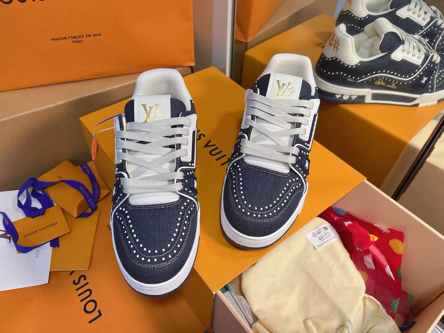LV 27FW QVUSQNN 059 스니커즈 9