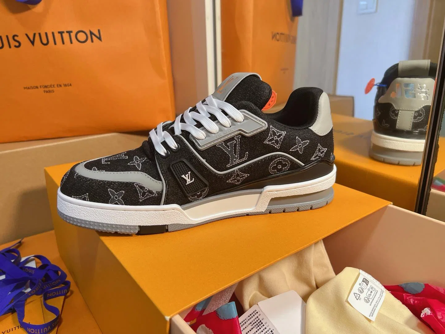 LV 27FW QVUSQNN 060 스니커즈 14