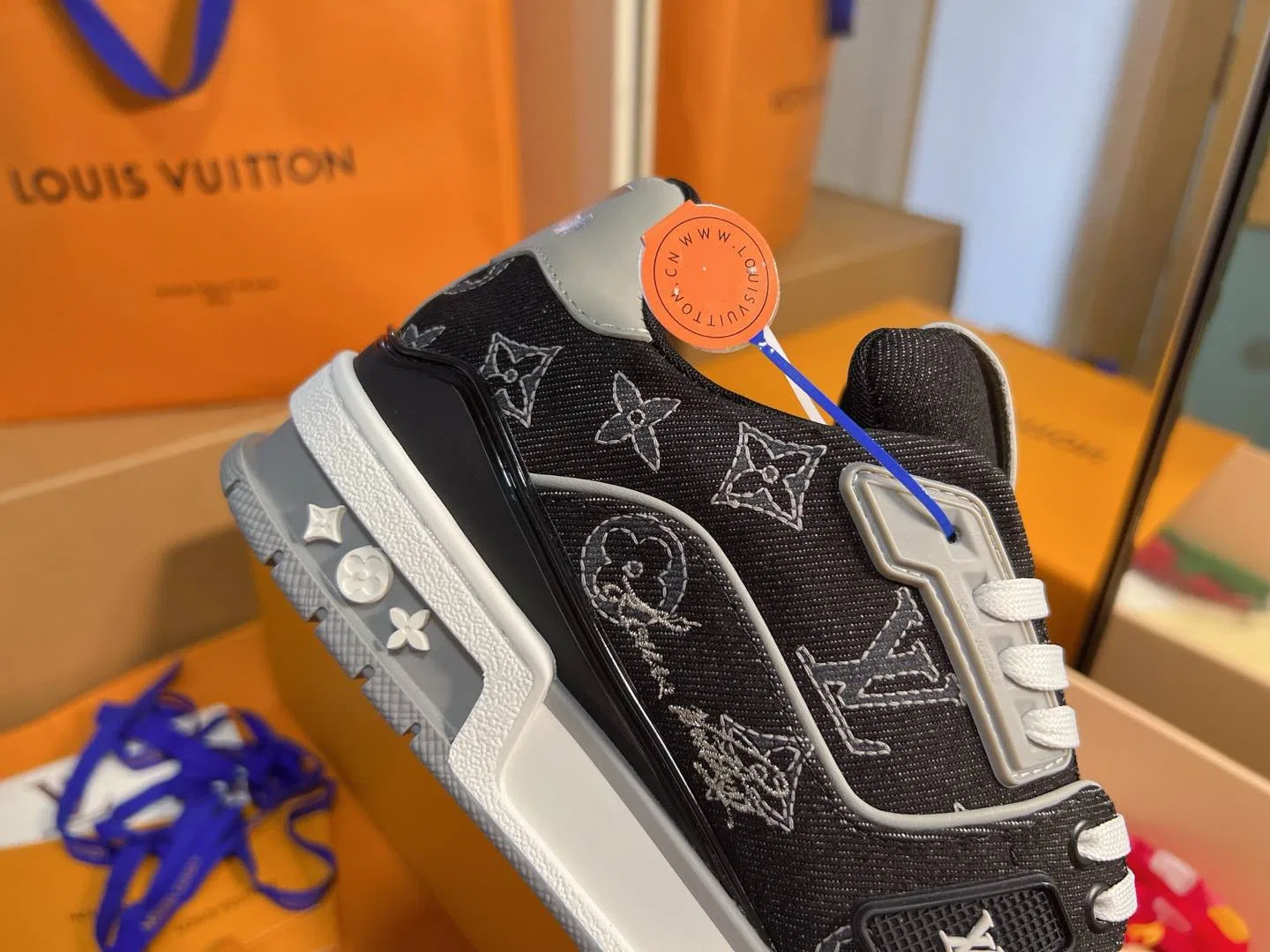 LV 27FW QVUSQNN 060 스니커즈 15