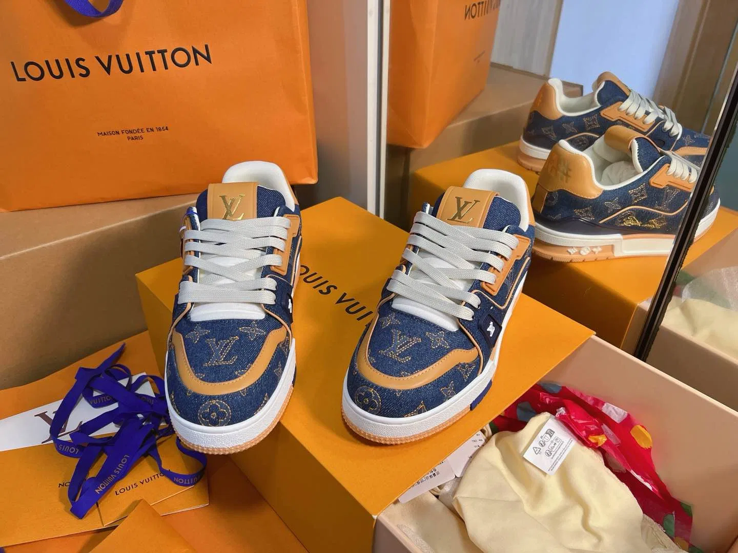 LV 27FW QVUSQNN 060 스니커즈 21