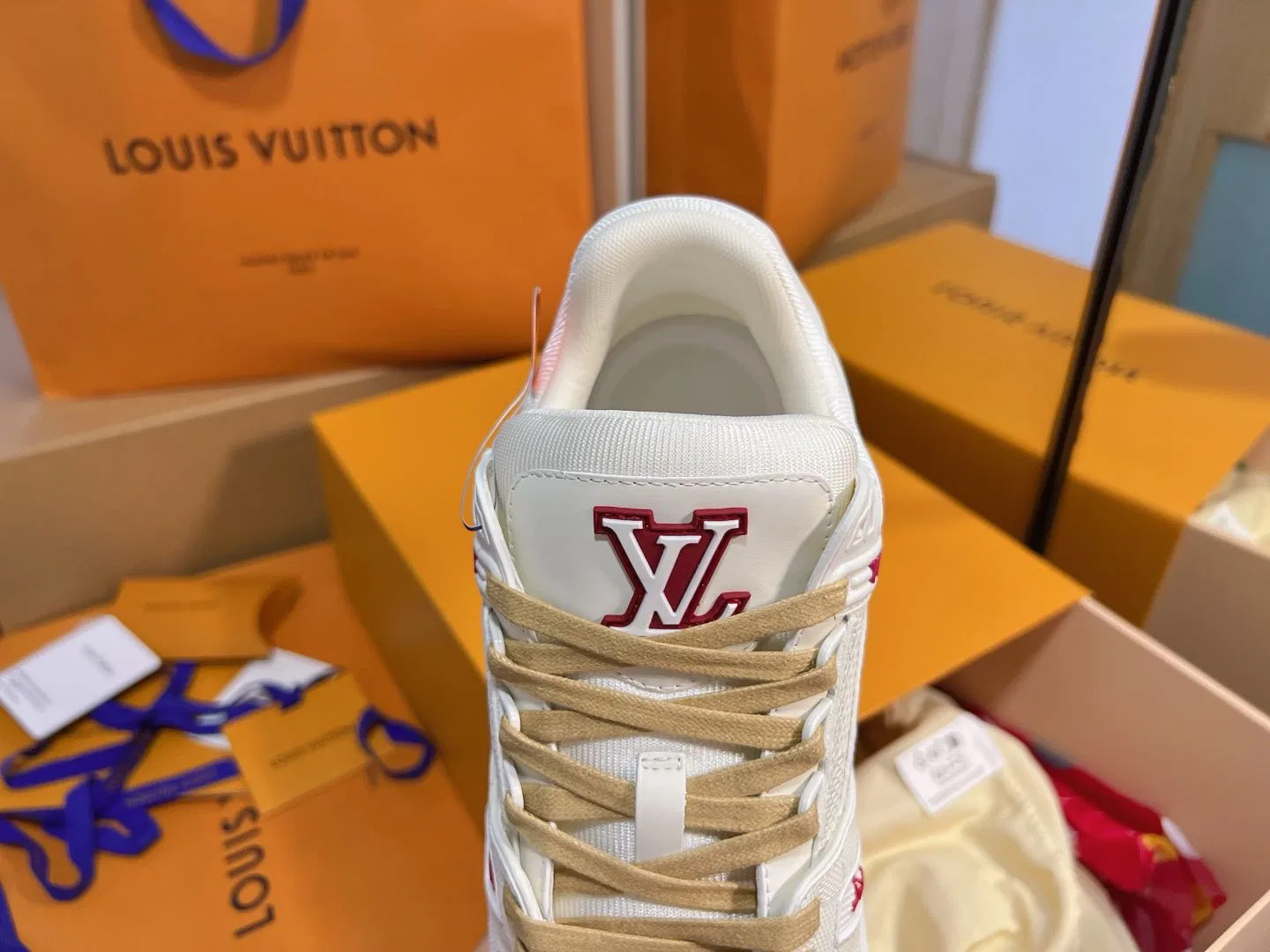 LV 27FW QVUSQNN 061 스니커즈 8