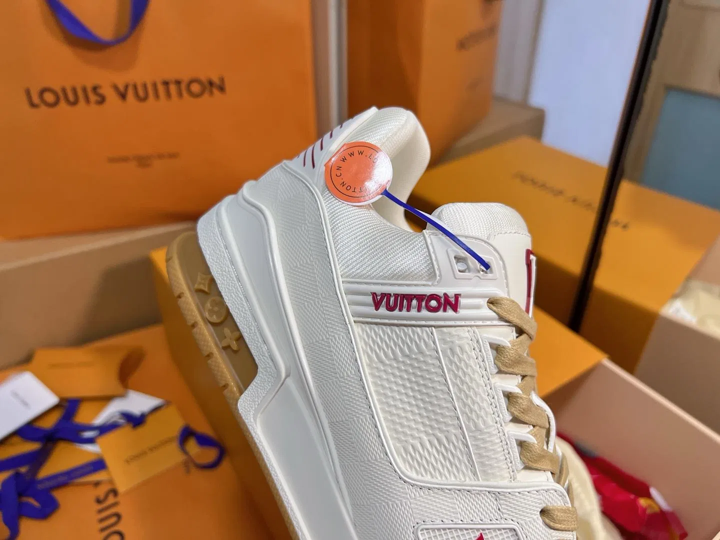 LV 27FW QVUSQNN 061 스니커즈 7