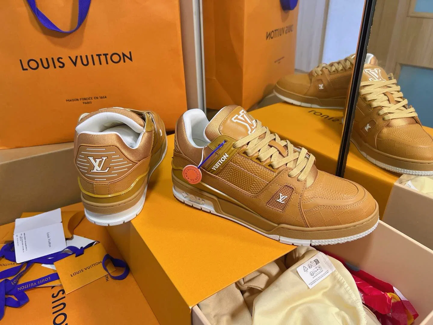LV 27FW QVUSQNN 061 스니커즈 12