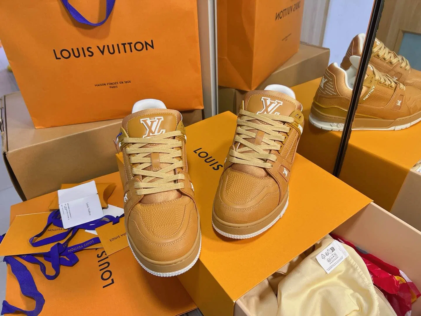 LV 27FW QVUSQNN 061 스니커즈 13