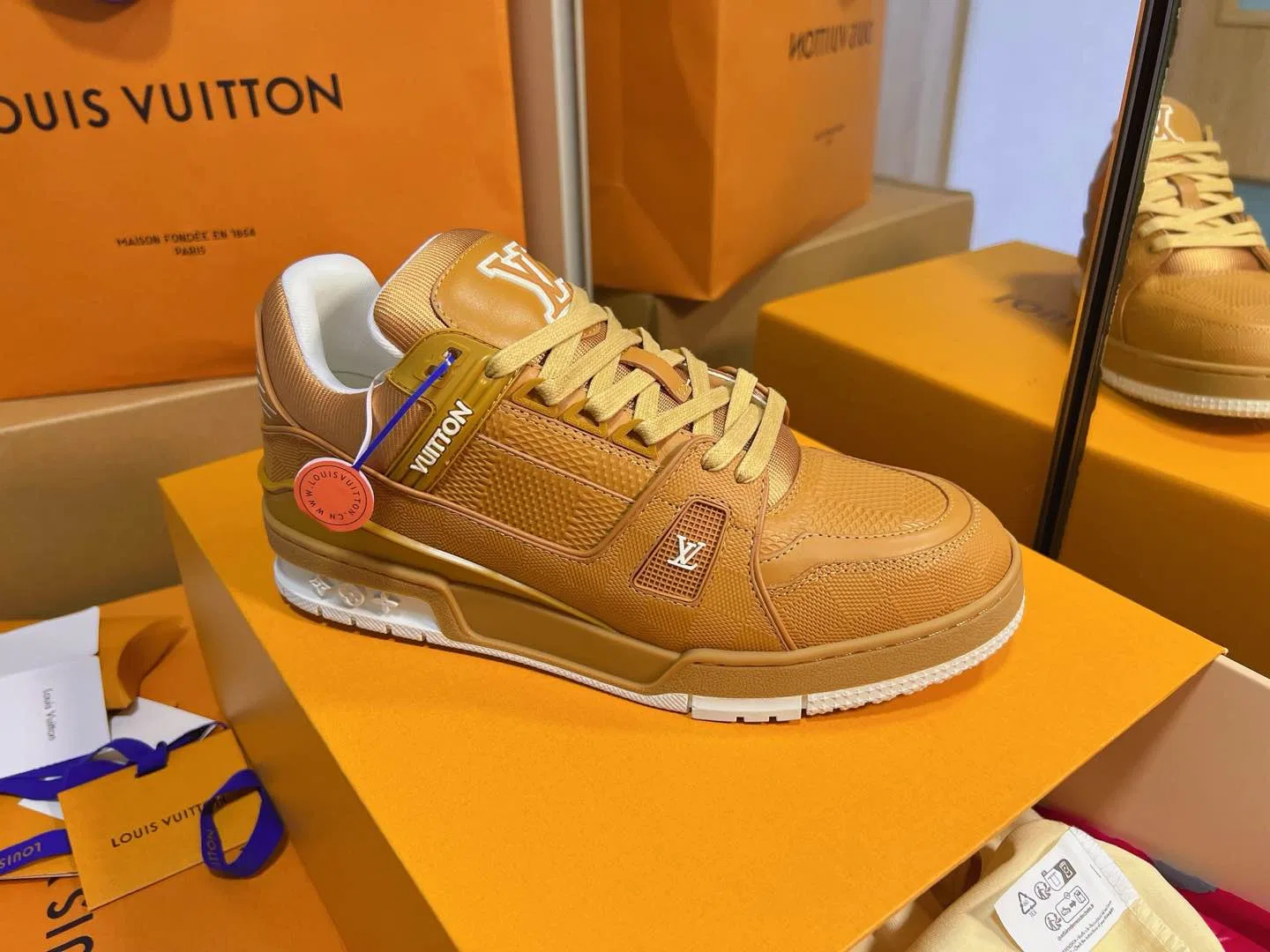 LV 27FW QVUSQNN 061 스니커즈 14