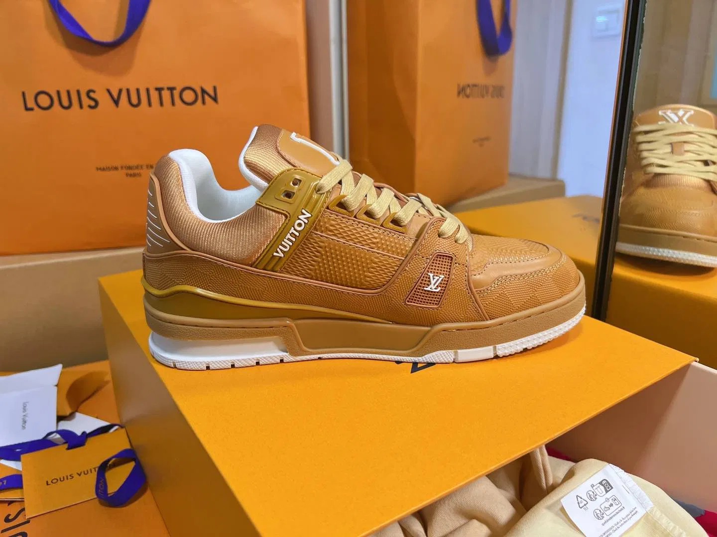 LV 27FW QVUSQNN 061 스니커즈 15
