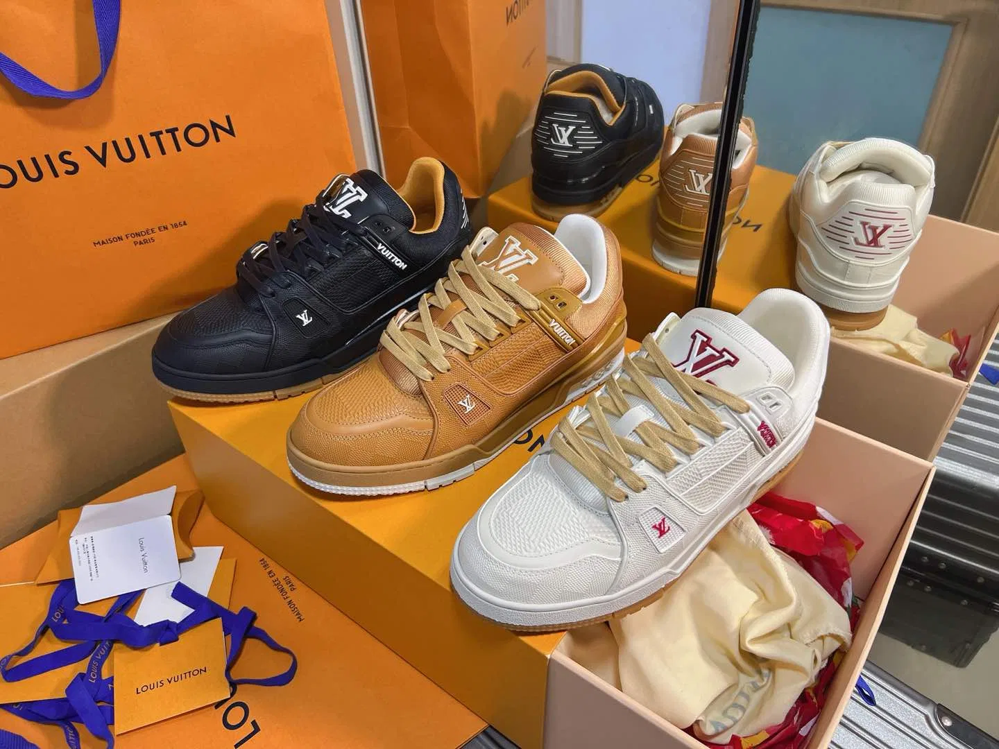 LV 27FW QVUSQNN 061 스니커즈 18