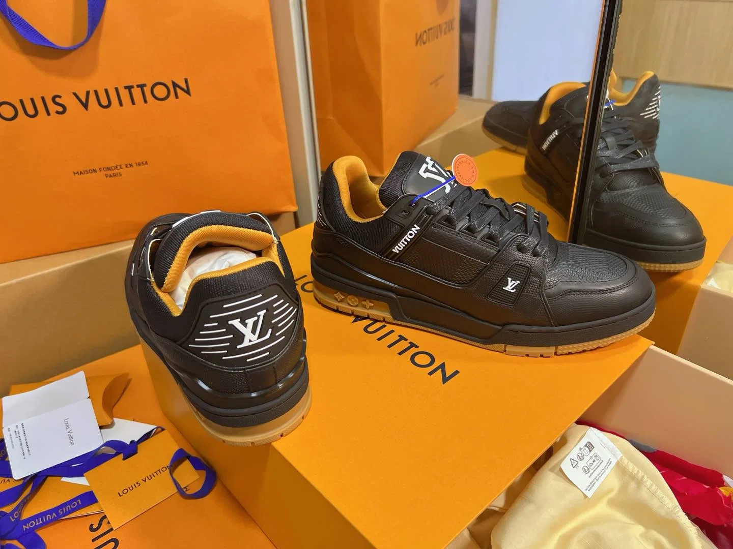 LV 27FW QVUSQNN 061 스니커즈 21